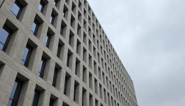 智能终端适配方案在复杂场景中的性能表现与适用条件分析